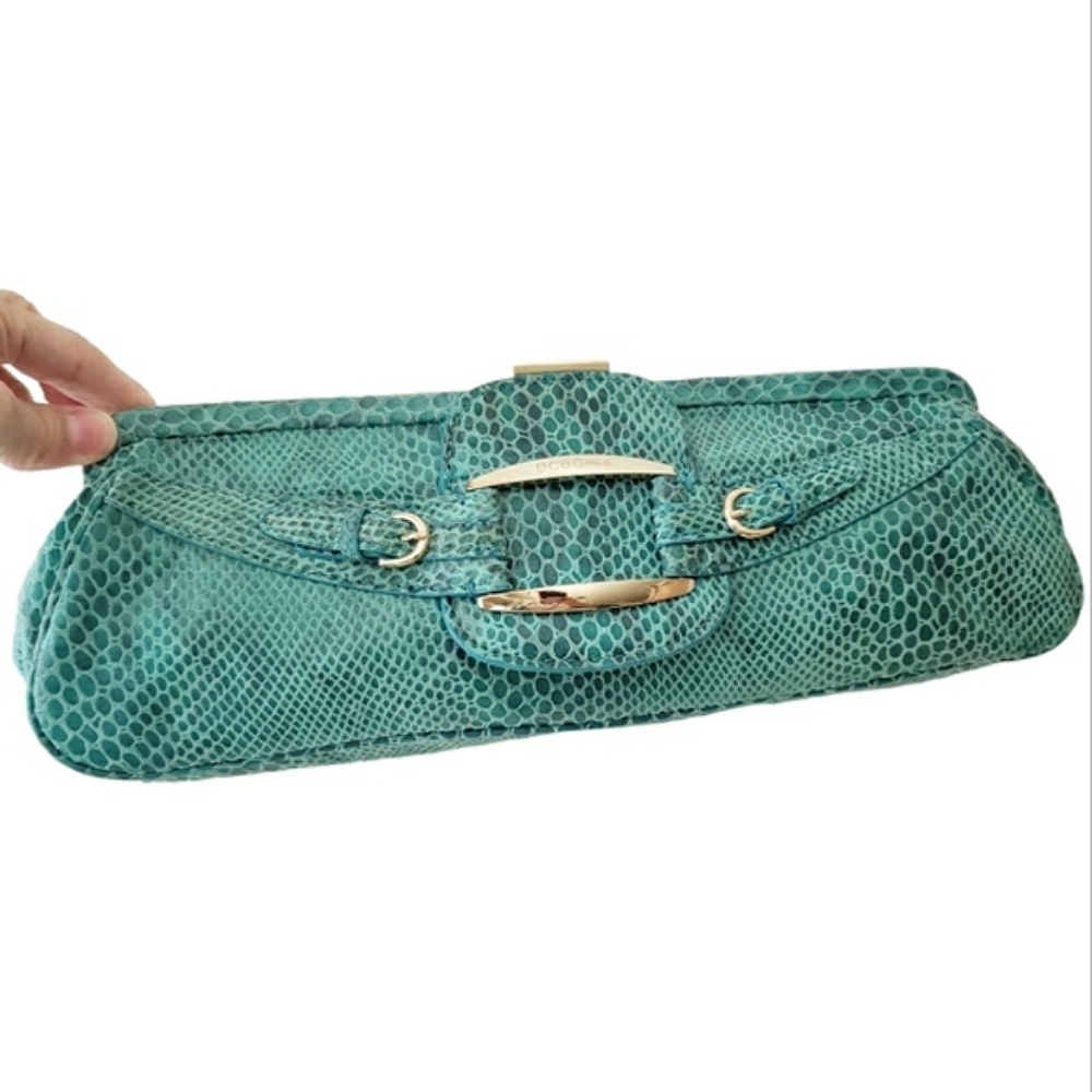 Vintage Y2K BCBGirl Green Snakeskin Print Clutch Bag